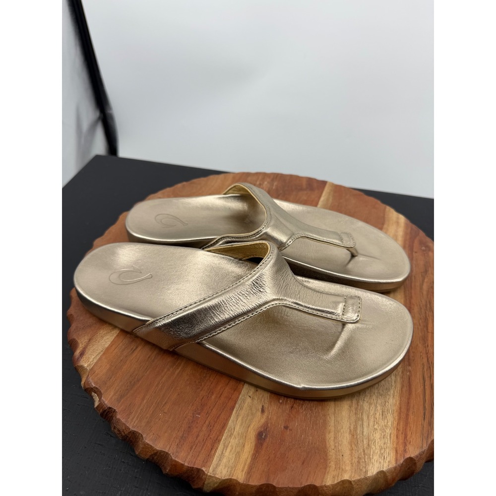 OluKai Kipe'a Lipi Sandals Women Size 8 Gold Metallic Leather Thong Flip Flops